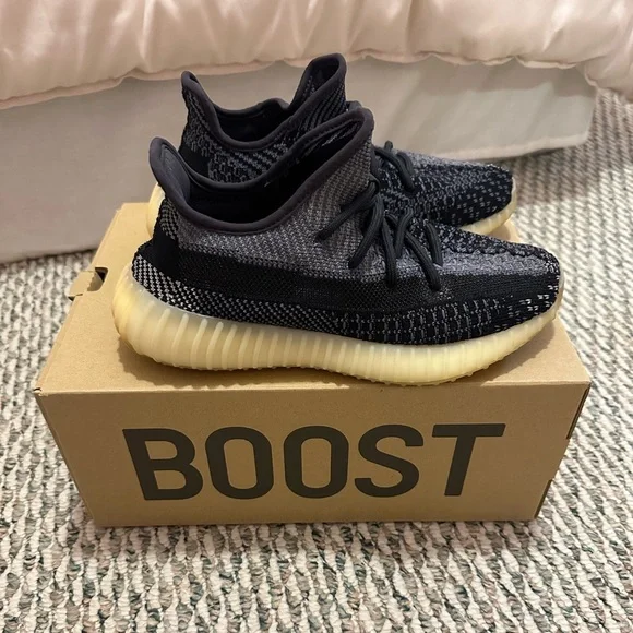 Yeezy Boost 350 V2 Carbon Size 4 NWT $_57.JPG?set_id=8800005007 main image 4